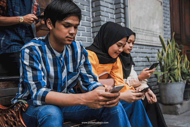 How Familiarity Influences Consumer Decisions